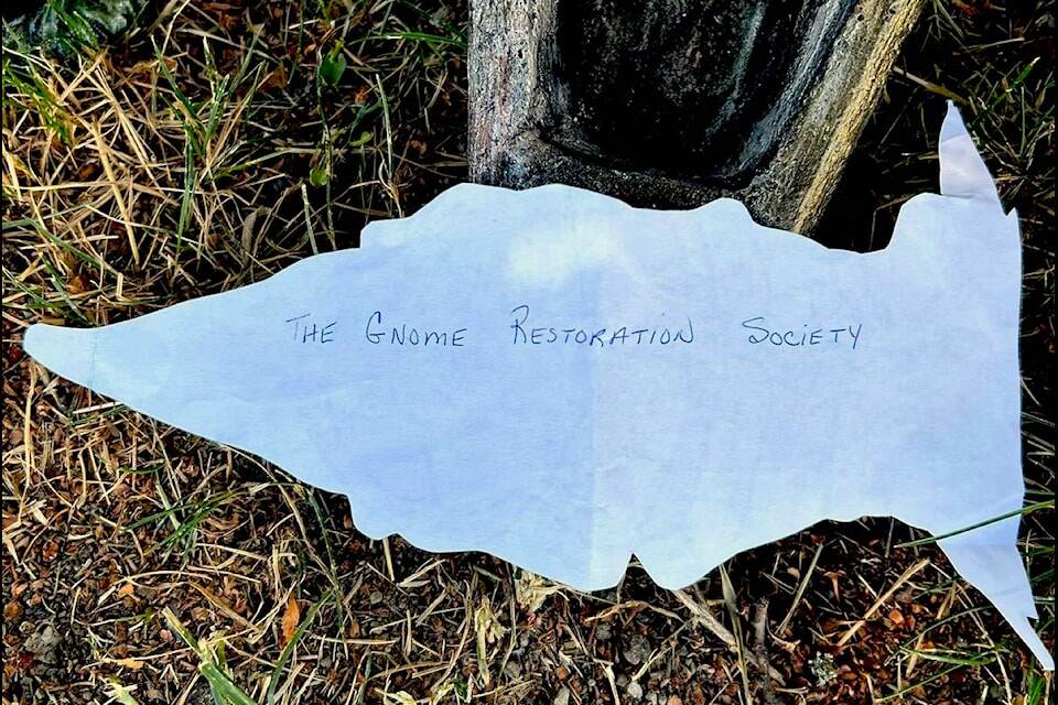 The gnome note with the society's name written on the back.